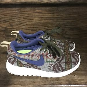 Women's Nike ID Roshe One Pendleton Shoes Sz. 5